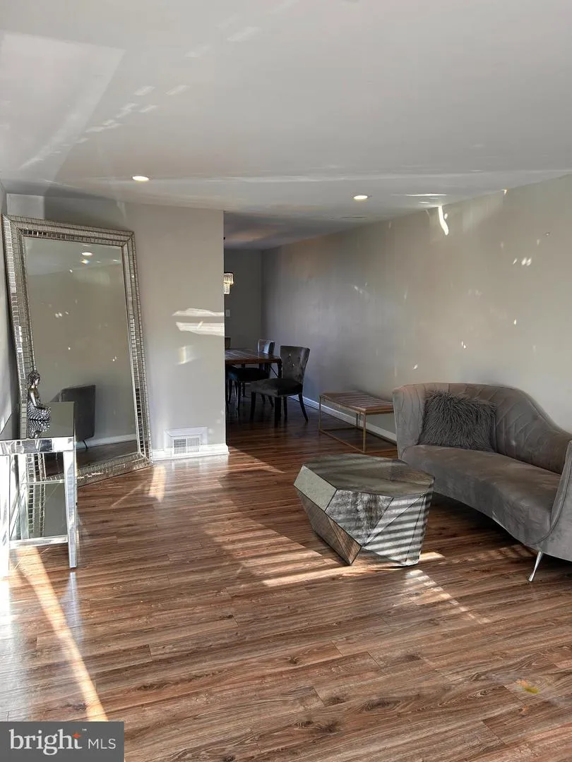 777 BENNINGTON ROAD Folcroft, PA 19032