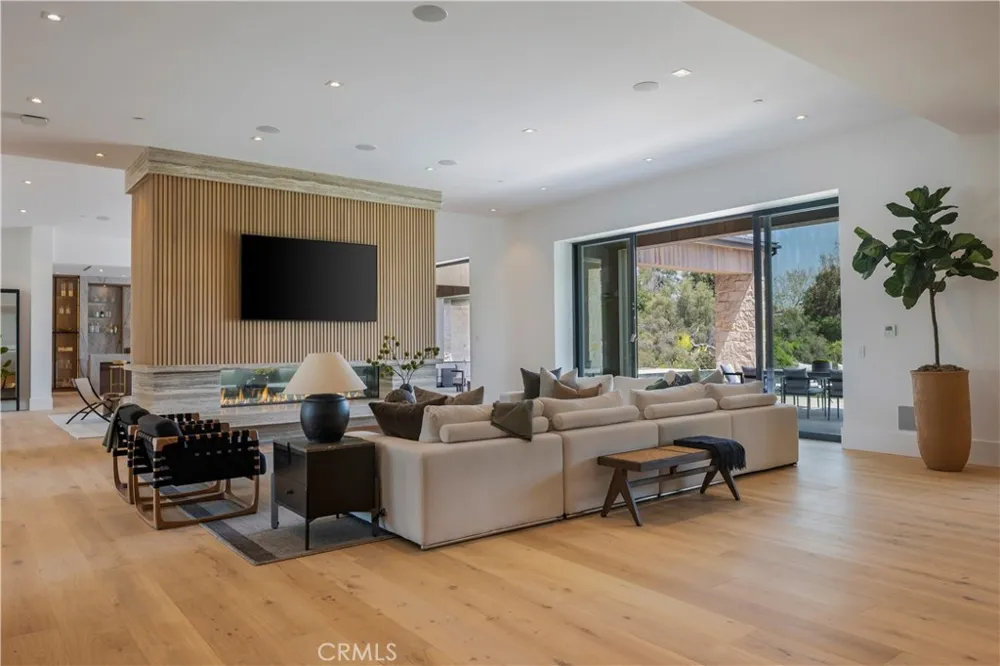 24105 HIDDEN RIDGE ROAD Hidden Hills, CA 91302