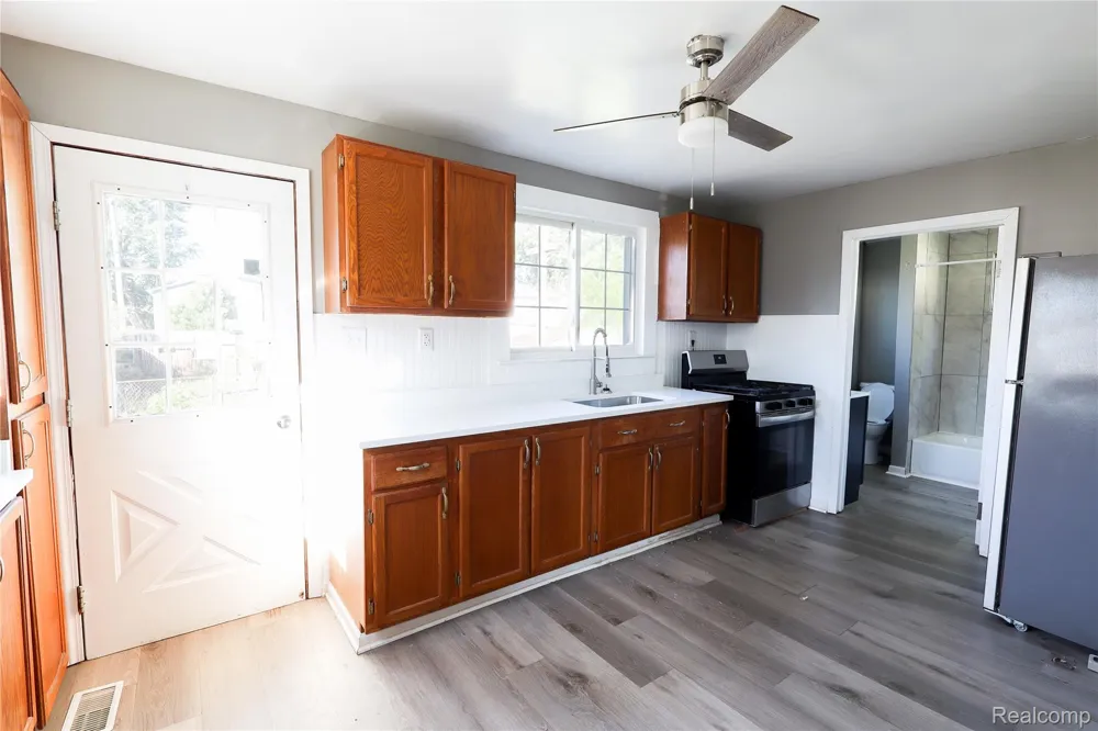3319 Lakeview Street Frenchtown Township, MI 48162