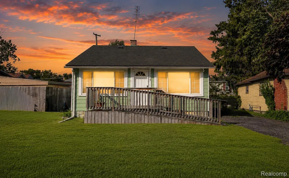3319 Lakeview Street Frenchtown Township, MI 48162