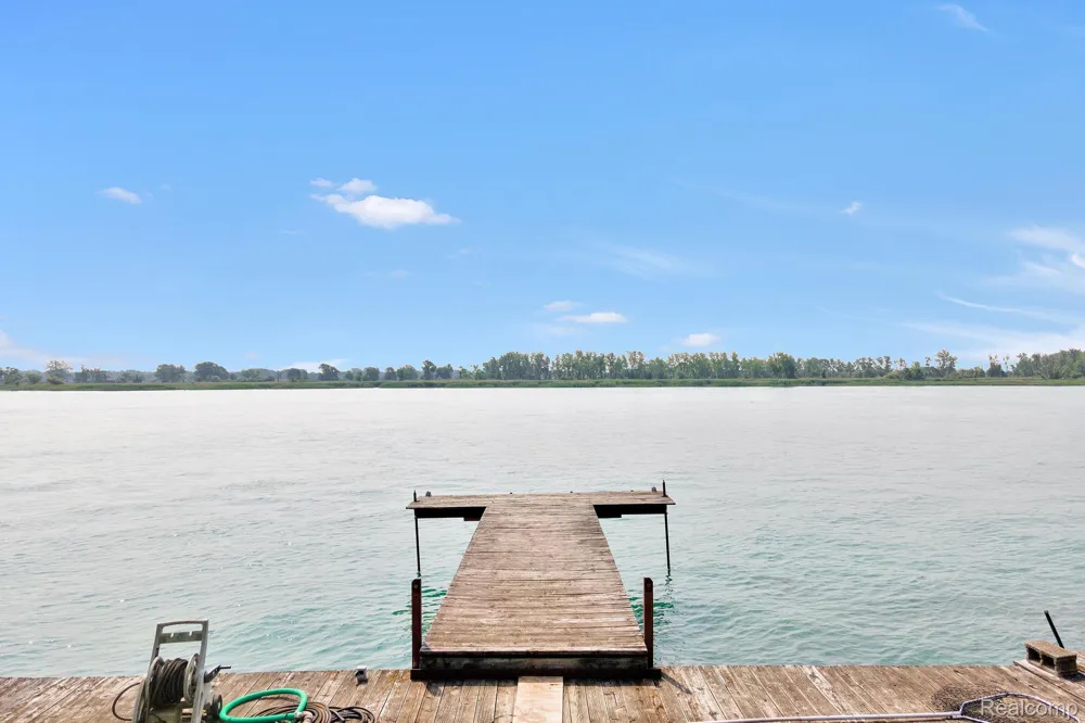 429 Edgewater Algonac City, MI 48001