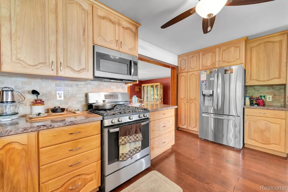429 Edgewater Algonac City, MI 48001