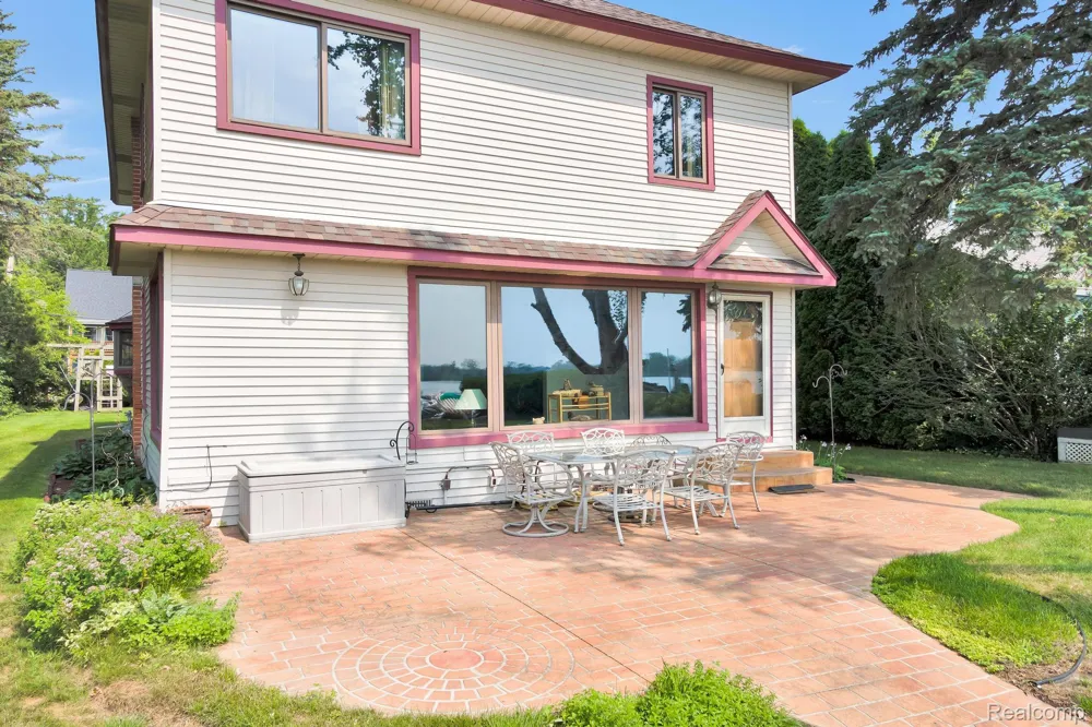 429 Edgewater Algonac City, MI 48001
