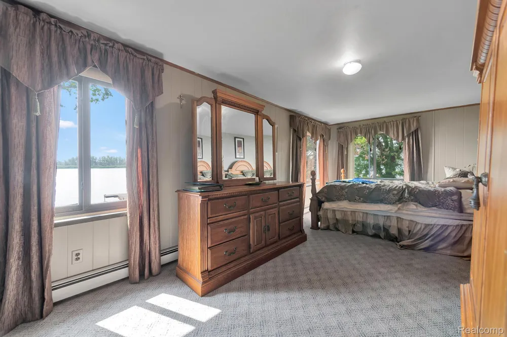 429 Edgewater Algonac City, MI 48001