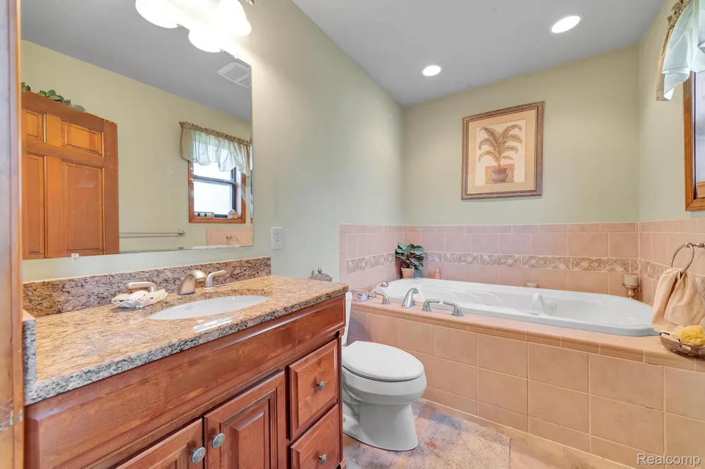 429 Edgewater Algonac City, MI 48001