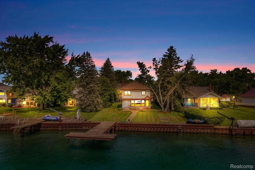 429 Edgewater Algonac City, MI 48001