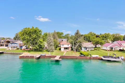 429 Edgewater