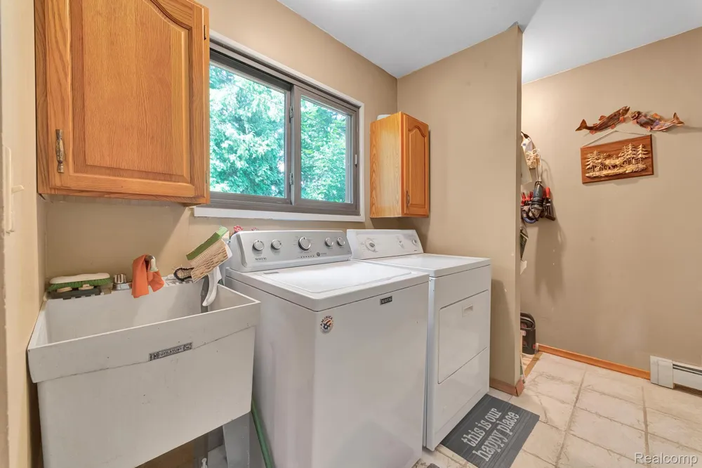 429 Edgewater Algonac City, MI 48001