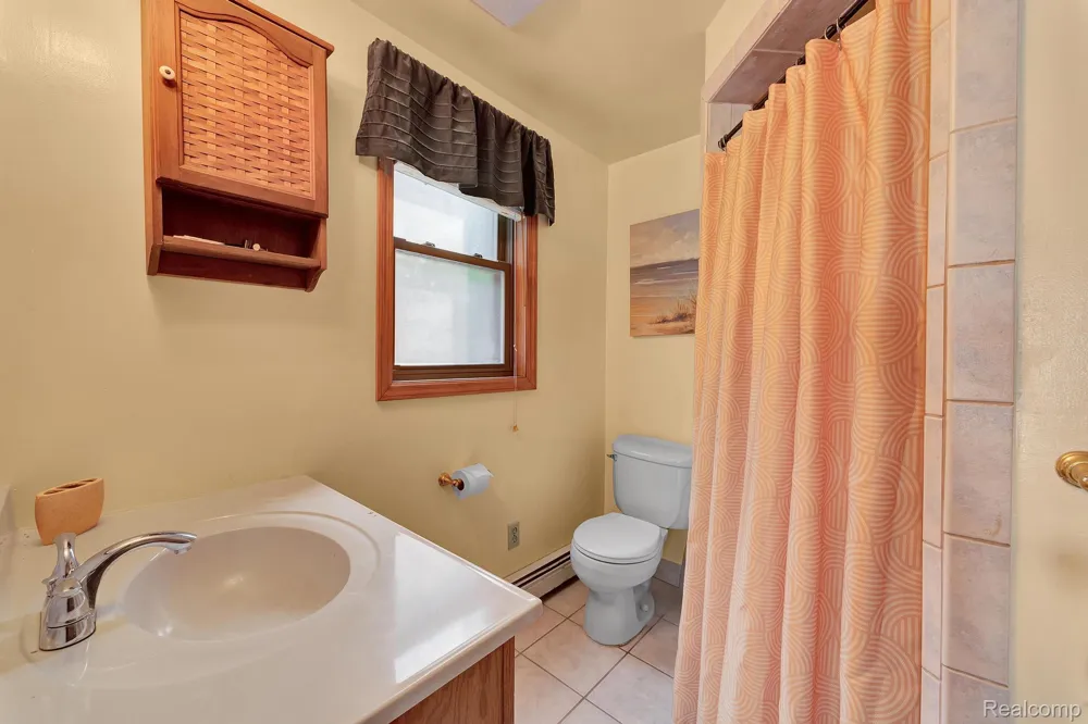 429 Edgewater Algonac City, MI 48001