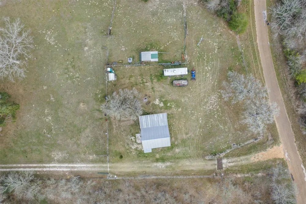 1820 South Old Smithville Road Flatonia, TX 78941