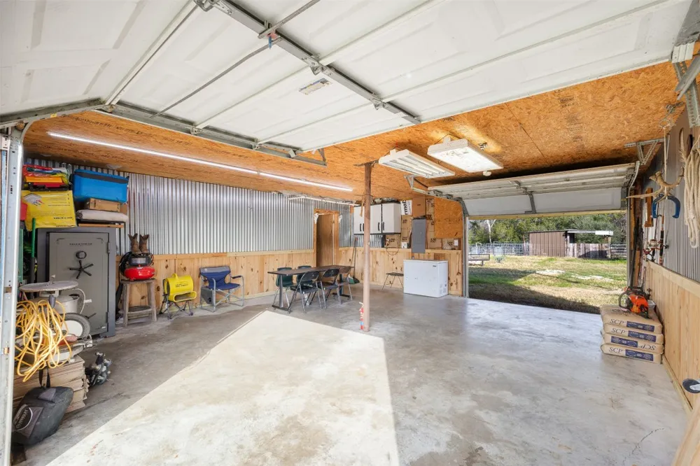 1820 South Old Smithville Road Flatonia, TX 78941