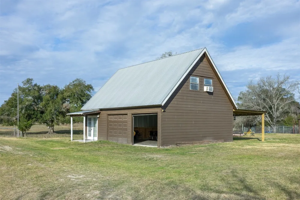1820 South Old Smithville Road Flatonia, TX 78941