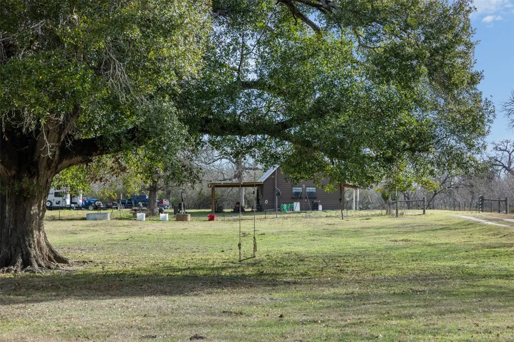 1820 South Old Smithville Road Flatonia, TX 78941