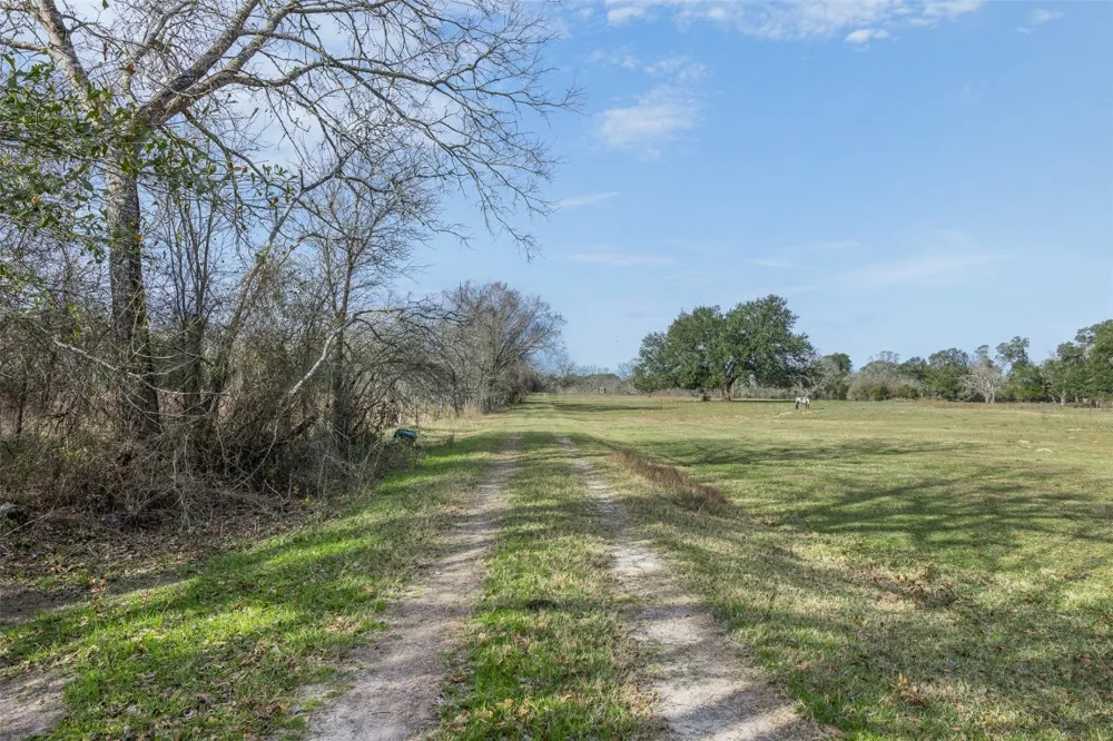 1820 South Old Smithville Road Flatonia, TX 78941