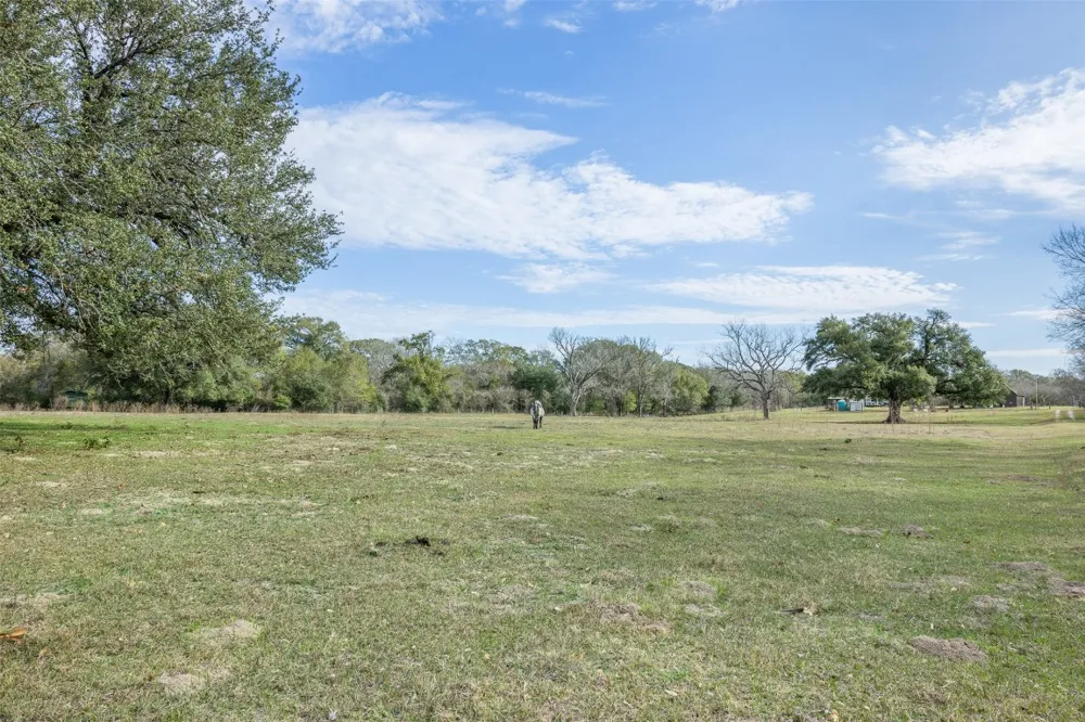 1820 South Old Smithville Road Flatonia, TX 78941