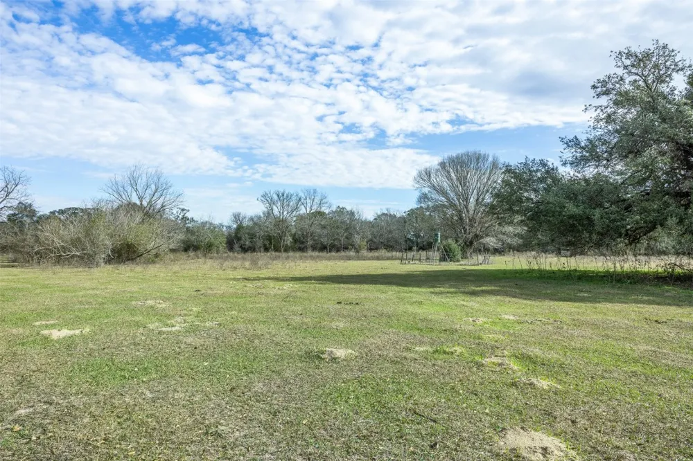 1820 South Old Smithville Road Flatonia, TX 78941