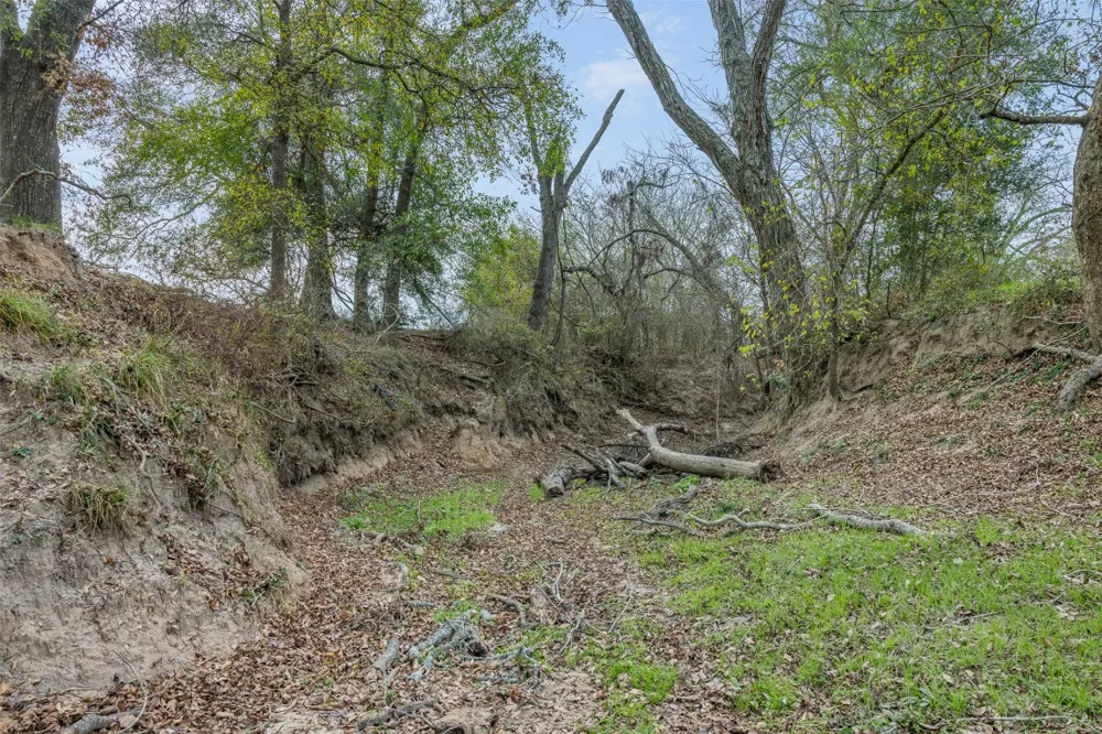 1820 South Old Smithville Road Flatonia, TX 78941