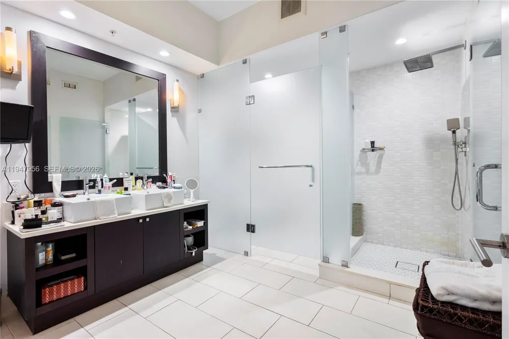 5300 NW 87Th Ave #1212 Doral, FL 33178