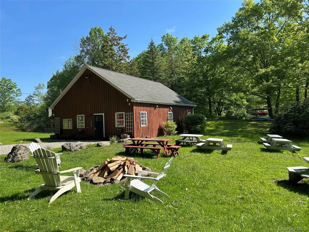 20 Hickory Lane Pawling, NY 12564