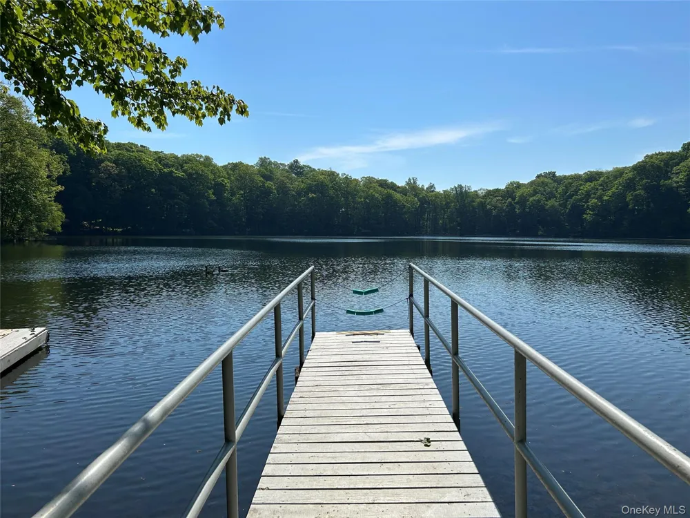 20 Hickory Lane Pawling, NY 12564