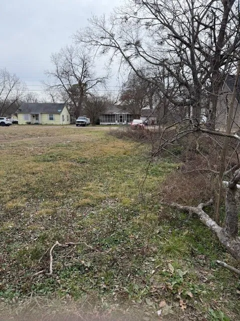 818 W 9th Street Bonham, TX 75418