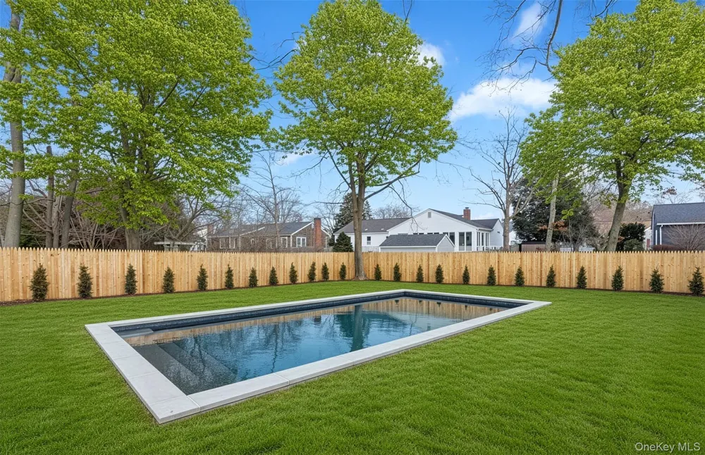 21 Howells Point Road Bellport Village, NY 11713