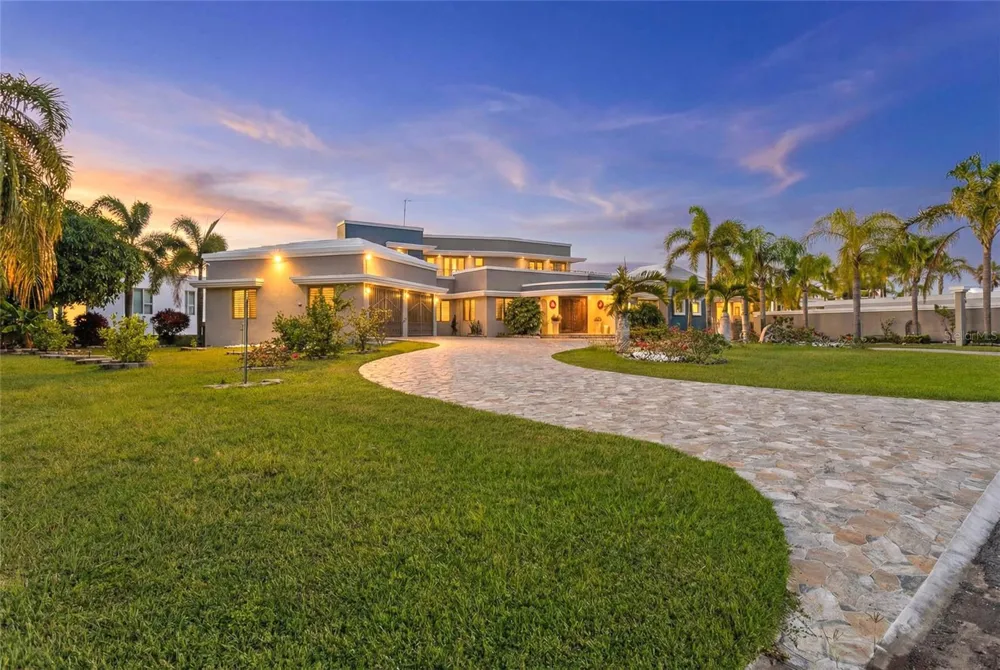 10 URB MIRADOR DEL CIELO Isabela, PR 00662