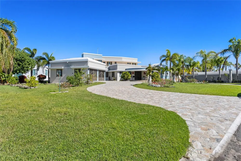 10 URB MIRADOR DEL CIELO Isabela, PR 00662