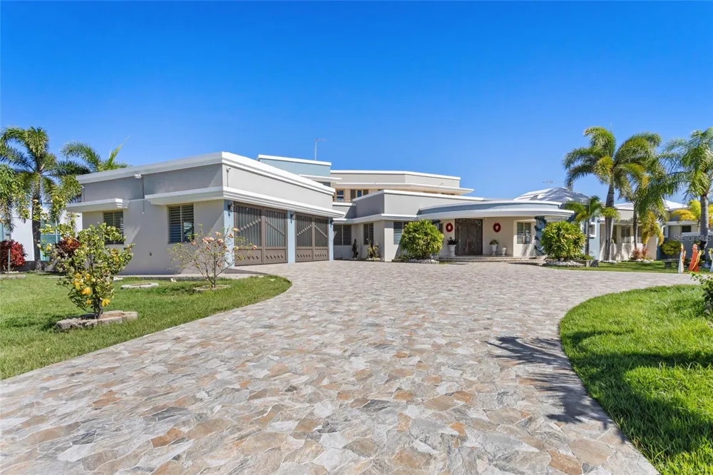 10 URB MIRADOR DEL CIELO Isabela, PR 00662