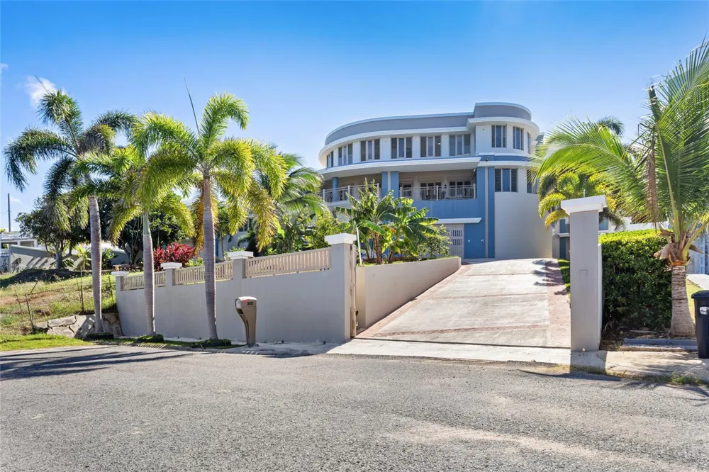 10 URB MIRADOR DEL CIELO Isabela, PR 00662