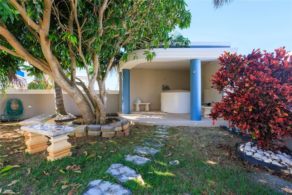 10 URB MIRADOR DEL CIELO Isabela, PR 00662