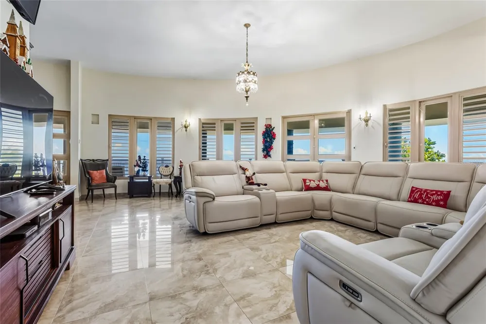 10 URB MIRADOR DEL CIELO Isabela, PR 00662