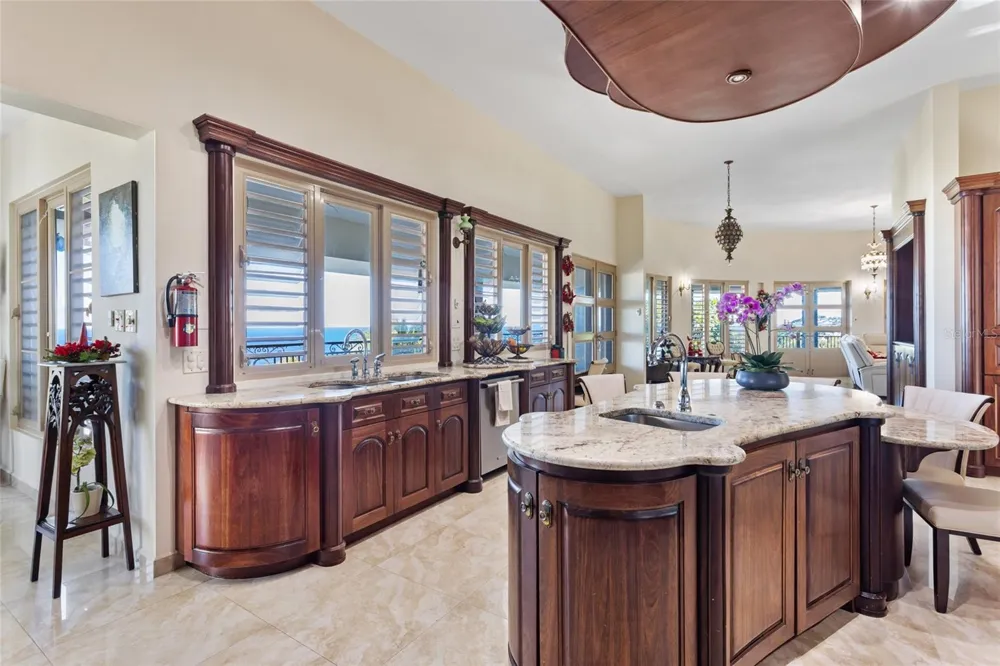 10 URB MIRADOR DEL CIELO Isabela, PR 00662