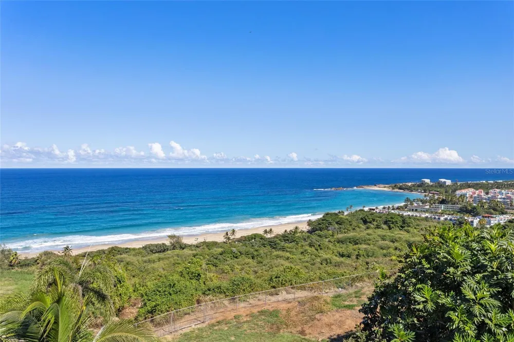10 URB MIRADOR DEL CIELO Isabela, PR 00662