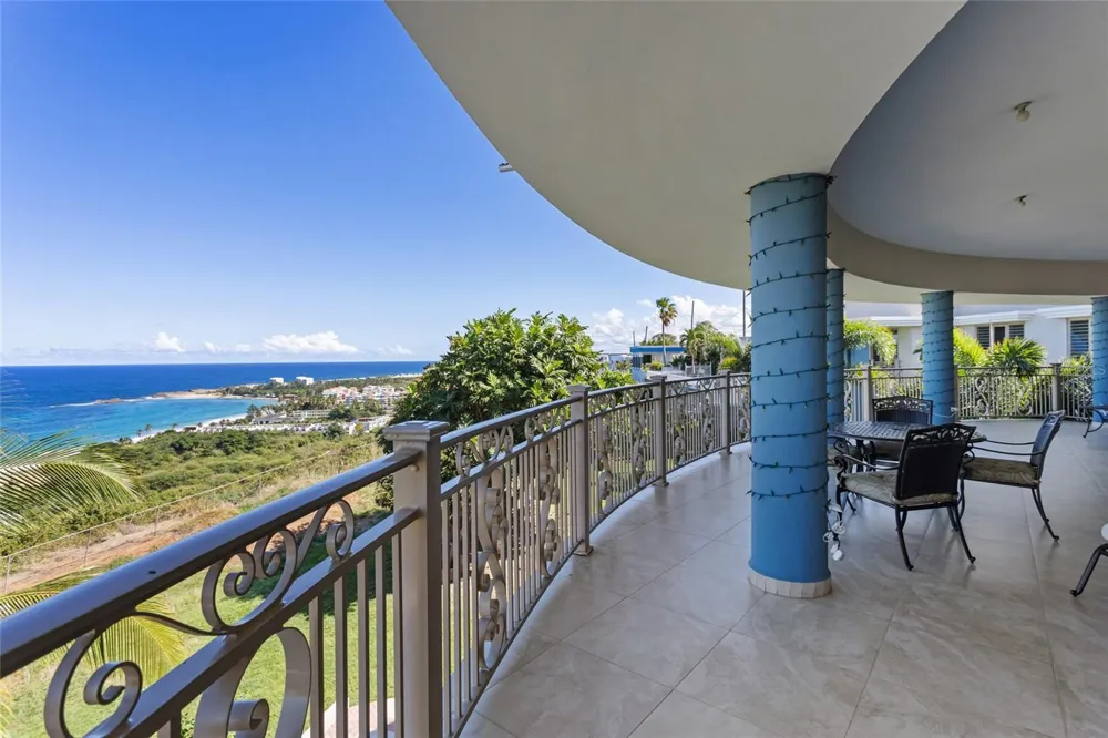 10 URB MIRADOR DEL CIELO Isabela, PR 00662