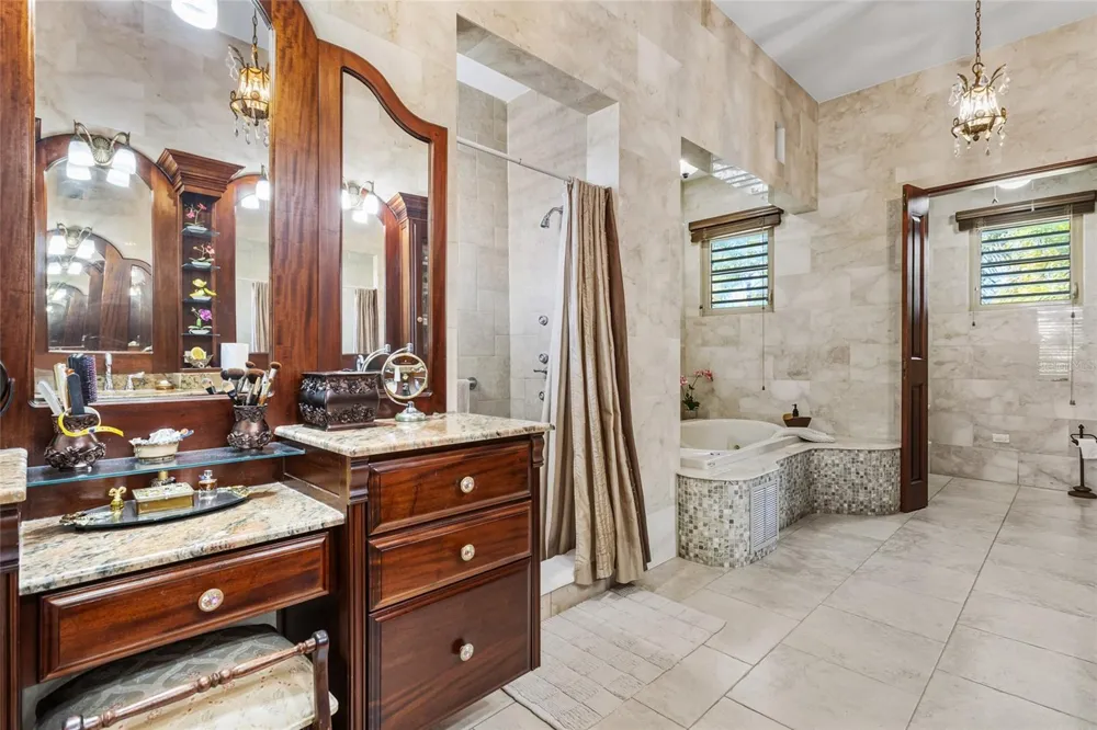 10 URB MIRADOR DEL CIELO Isabela, PR 00662