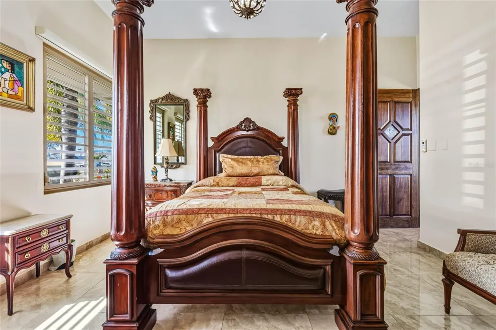 10 URB MIRADOR DEL CIELO Isabela, PR 00662