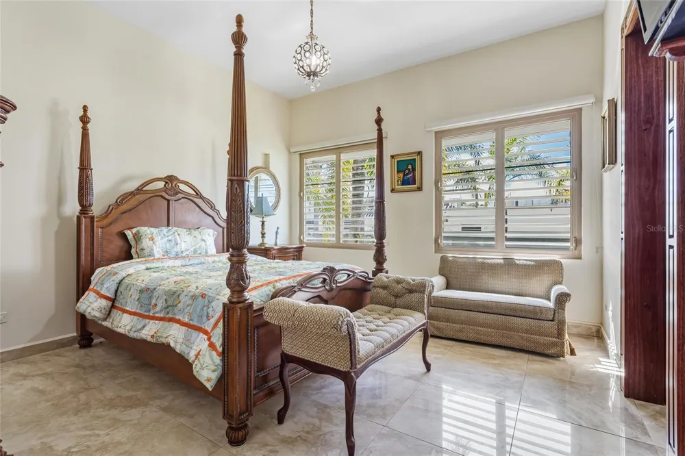10 URB MIRADOR DEL CIELO Isabela, PR 00662