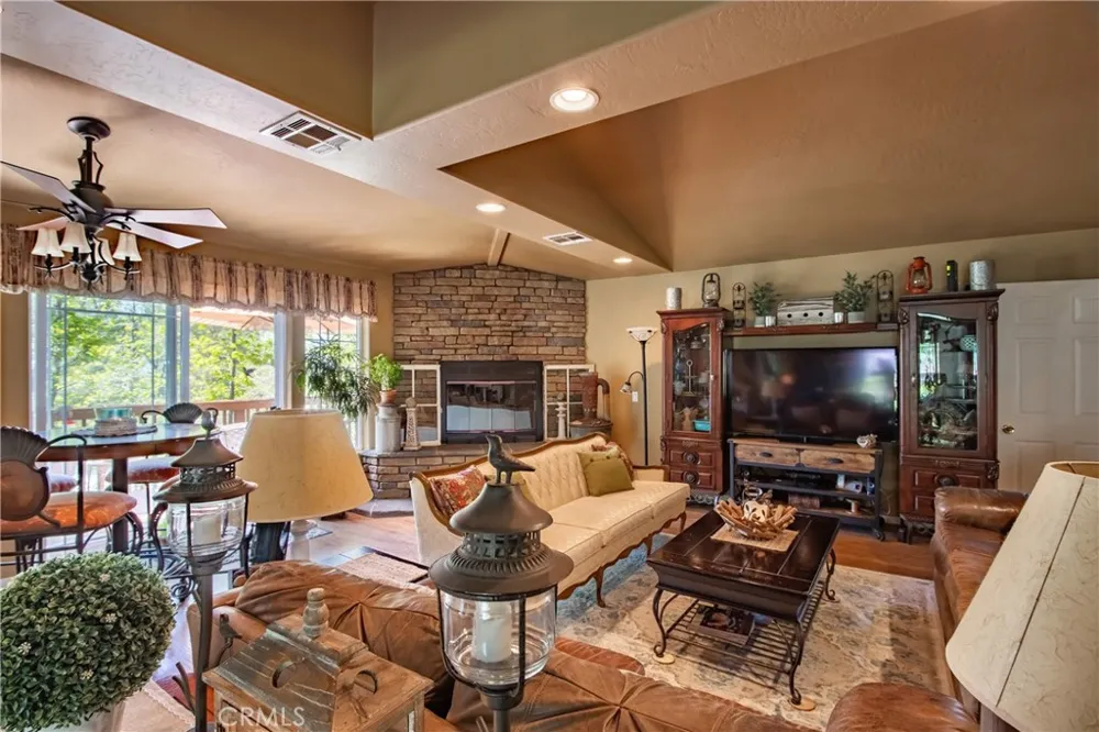 48208 Tanglewood Court Aguanga, CA 92536