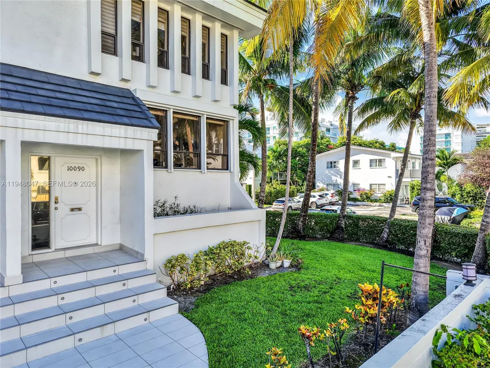 10090 Bay Harbor Ter #10090 Bay Harbor Islands, FL 33154