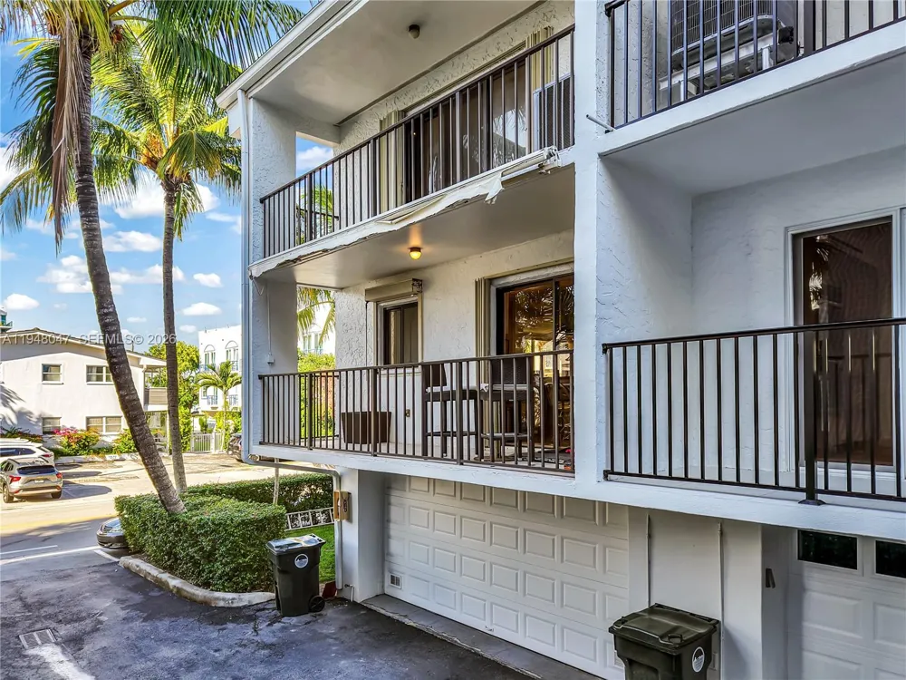 10090 Bay Harbor Ter #10090 Bay Harbor Islands, FL 33154