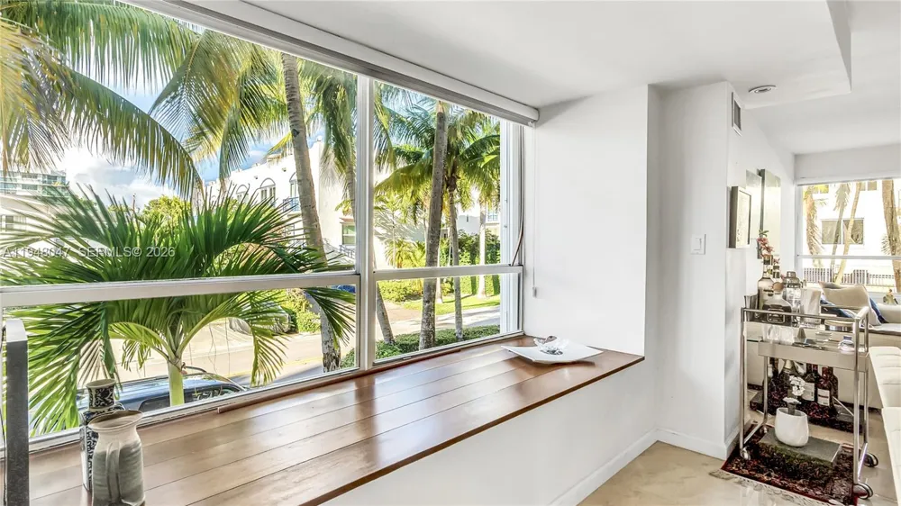 10090 Bay Harbor Ter #10090 Bay Harbor Islands, FL 33154