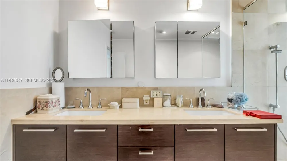 10090 Bay Harbor Ter #10090 Bay Harbor Islands, FL 33154