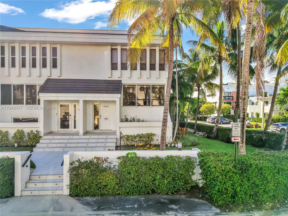 10090 Bay Harbor Ter #10090 Bay Harbor Islands, FL 33154