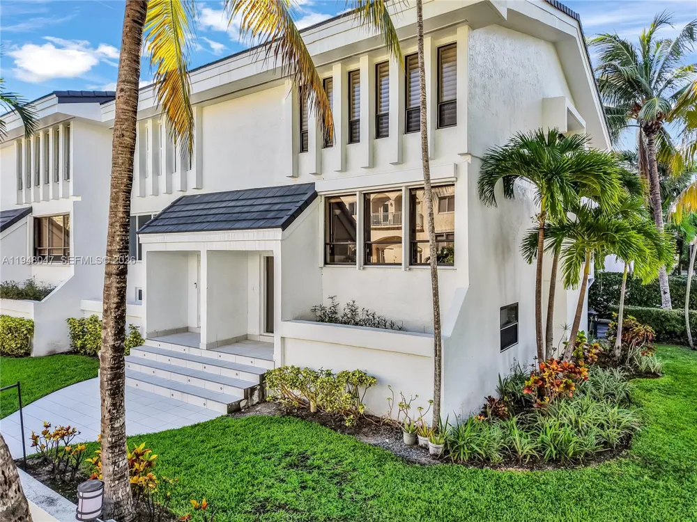 10090 Bay Harbor Ter #10090 Bay Harbor Islands, FL 33154