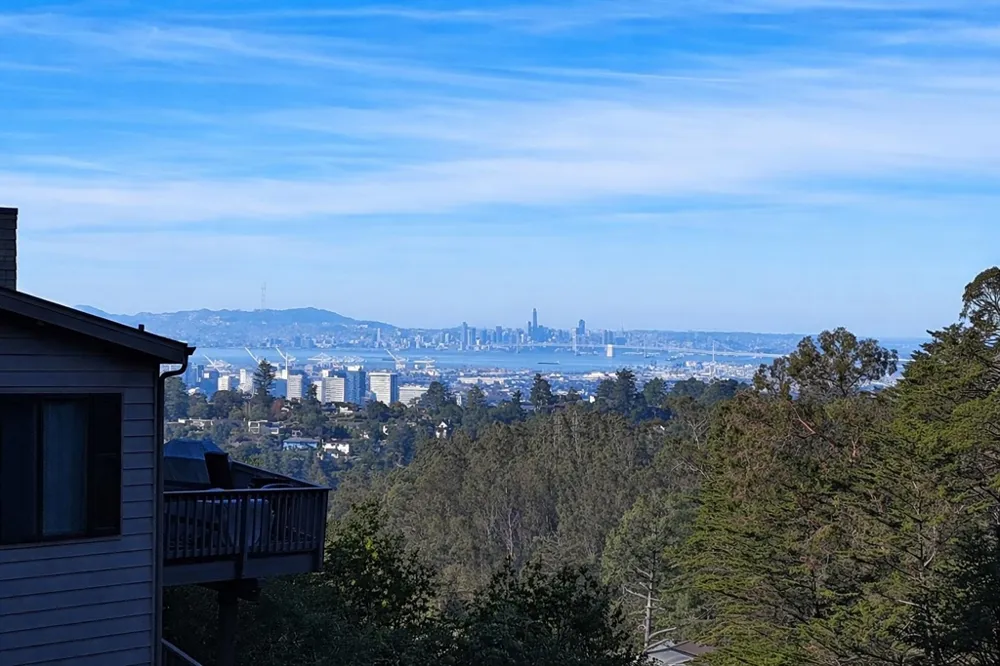 6059 Girvin Dr Oakland, CA 94611