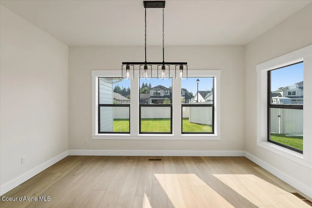 9262 Secretariat Lane Hayden, ID 83835