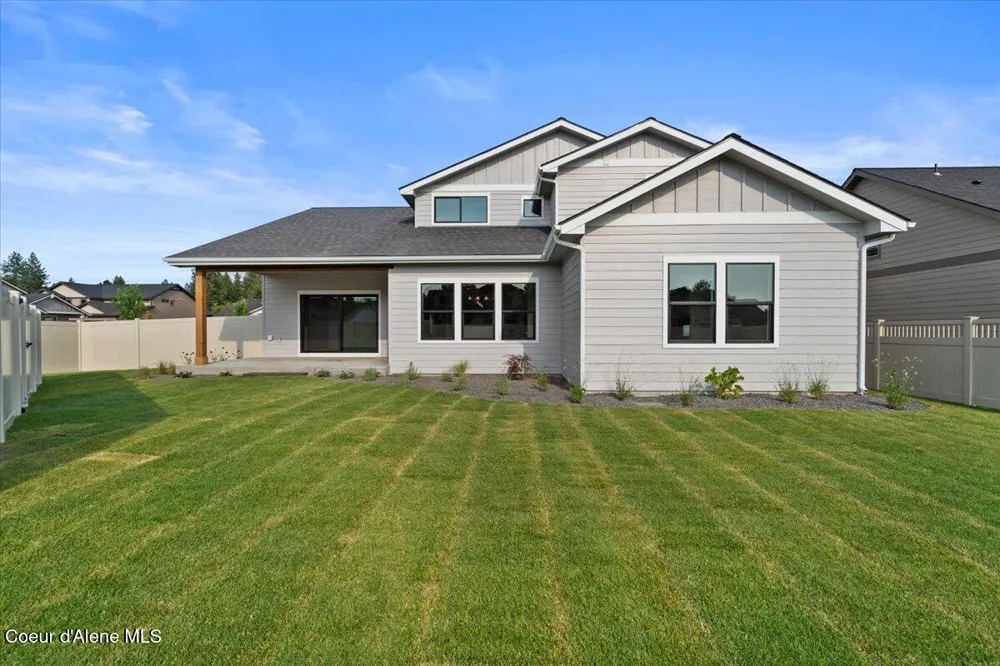 9262 Secretariat Lane Hayden, ID 83835