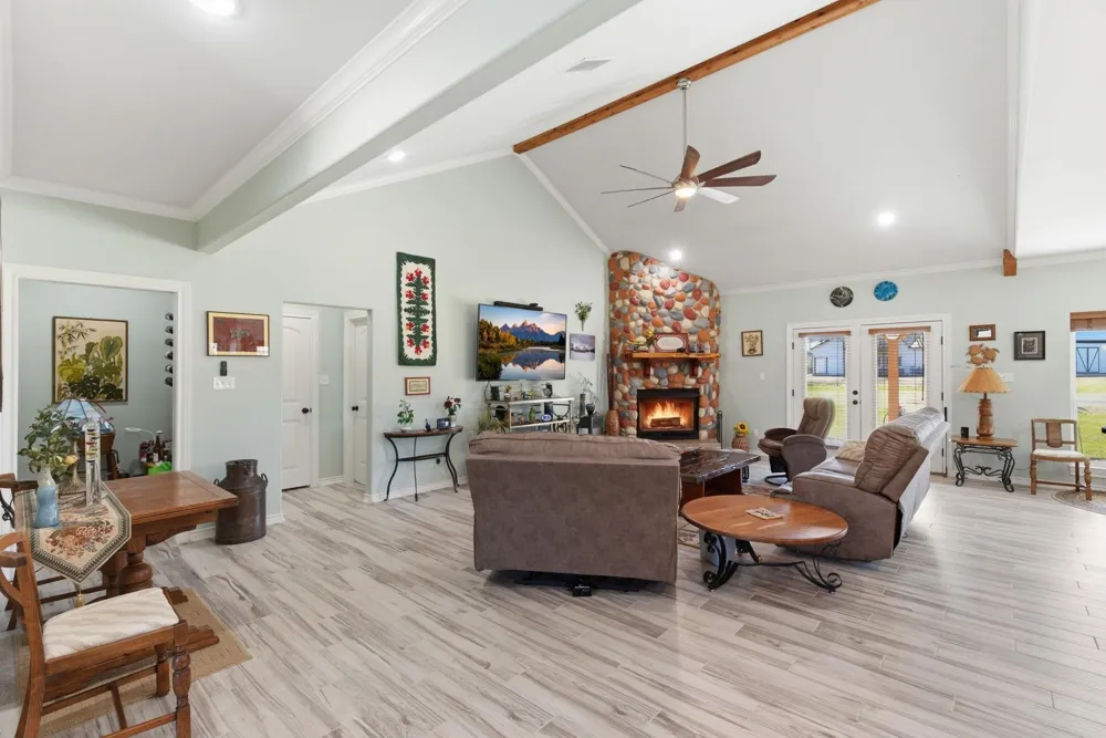 11592 Tailslide Drive Berryville, TX 75763
