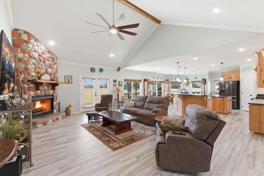 11592 Tailslide Drive Berryville, TX 75763